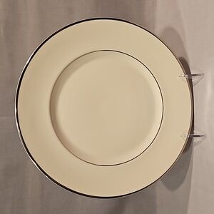 NEW Royal Doulton Carolyn H. 5090 Dinner Plate Bone China